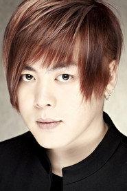 Moon Hee-joon as Self in Age of Peace 2000