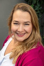 Barbara Bauer as Elke in Bingo im Kopf 2019