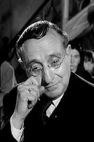 Mariano Ozores Francés as Padre de Gila in El hombre que viajaba despacito 1957