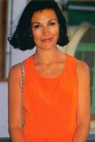 Stella Maris as Maura in Truly Madly Deeply 1991