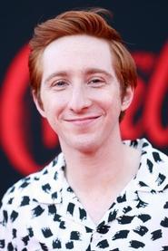 Larry Saperstein as Todd in Porno 2019