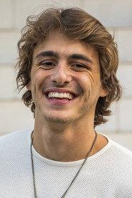 Lucas Capri as Theo in Minha Vida em Marte 2018