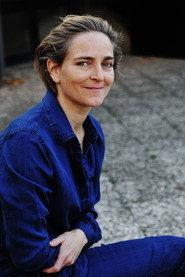 Bettina Hoppe as  in Julka and Julie 2020