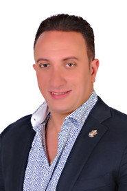 Ahmed Abdel Majeed as شريف - عريس علا in Welcome to Egypt 2018