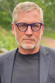 Göran Parkrud as Stefan in Tied 2019