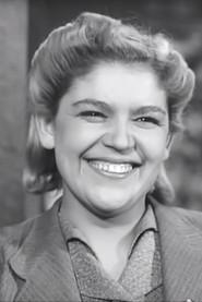 Nina Petropavlovskaya as Pasha Los in Peasant Women 1940