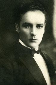 Igo Sym as Freiherr Christian von B. in Die Pratermizzi 1926