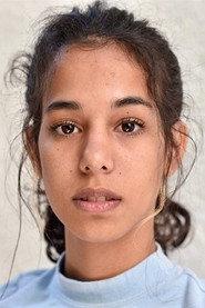 Maëlis Adalle as Julie in Les Princes de la ville 2021
