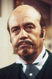 Valeriano Andrés as Lieutenant Montoro in La duquesa de Benamejí 1949