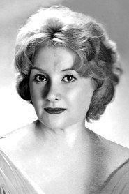 Lucienne Delyle as in Vingt-quatre heures de perm' 1945