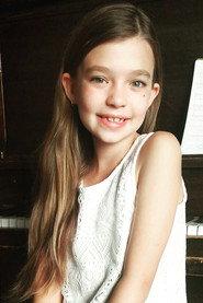 Keaira Pliva as Edith in God Lady 2021