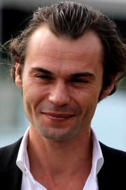 Robinson Stévenin as Nicolas in Gloria Mundi 2019
