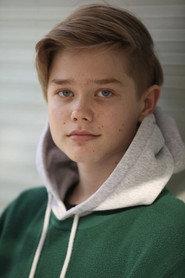 Leo Bilicky as Felix Koslowski in Alle Nadeln an der Tanne 2020
