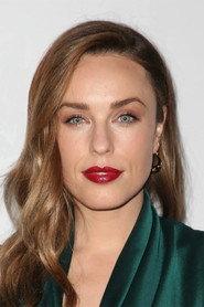 Jessica McNamee as Sonya Blade in Mortal Kombat 2021