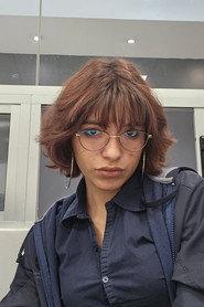 Camila Gómez Capelini as Carmen in En Tu Lugar 2026