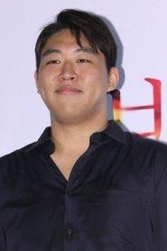 Choi Joon-ha as Gi-taek in Night Flight 2014