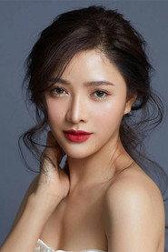 Thidalat Vongsili as Hong in Swan Lifts Turtle 2017