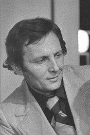 Eugeniusz Korczarowski as MO Scout (uncredited) in Ortalionowy dziadek 1981