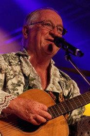 Jean Chocun as lead vocal et chœurs, guitare acoustique, mandoline, banjo, dulcimer in Tri Yann : Les Racines du Futur 2004