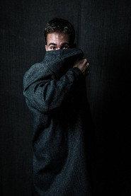 Tom Coulommiers as L'étudiant in Bali - Le Secret de Julie Felton 2020