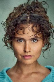 Boo Miller as Olivia Flackshaw in Afraid of the Dark 2021