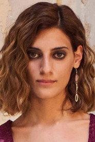 Hristina Heila-Fameli as Alexia in Forever Young 2014