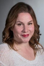 Annika Aapalahti as Stidin äiti / Manikyristi in Susikoira Roi 2023
