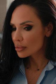 Лорена as Sofia in Divorce on Credit 2026