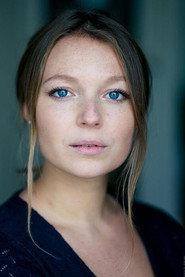 Chloé Guillot as La sage femme in Son visage 2021