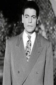 Riad Al Sunbati as يعزف عود فى اغنية النيل نجاشى in The White Rose 1932