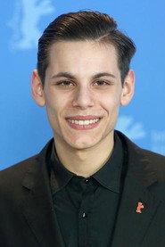 Francesco Di Napoli as Nicola in Piranhas 2019