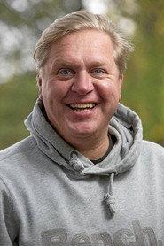 Jarkko Tiainen as Lahti, näyttelijä in Conversations Between Men 2013