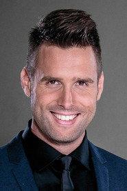 Nick Schilder as Producer Mike in Misfit 3: The Finale 2020