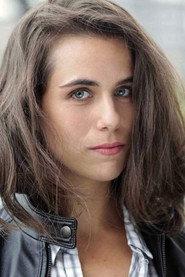 Elsa Rozenknop as Lily in Le Jour du kiwi 2021