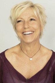 Brooke Purdy as Cora in Miles Underwater
