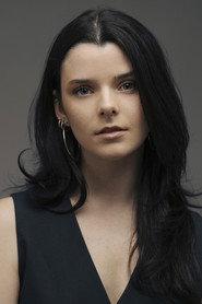María Dopico Villarino as Mujer in El lago silente 2025