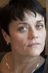 Sabine Winterfeldt as Frau Peters in Monster im Kopf 2023