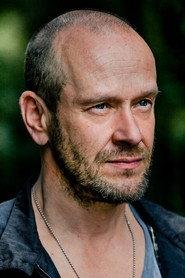 Robert Kuchenbuch as Polizist Achim in Zoros Solo 2019
