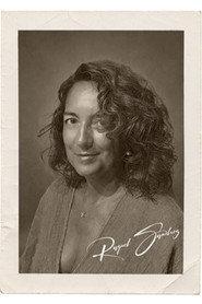 Raquel Sánchez as Pepi in Los ojitos verdes 2022
