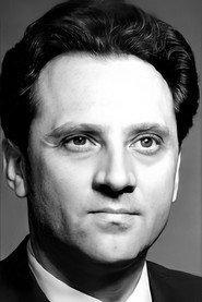 Vitold Uspenskiy as Коблов in Bondwomen 1974