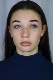 Annalena Hochgruber as Laureta in Don't Kill Loretta 2027