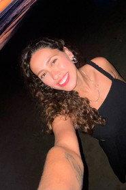 Ana Laura da Silveira as Tina in Por Baixo dos Panos 2024