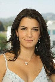 Natalia Cigliuti as Nell in Traded 2016