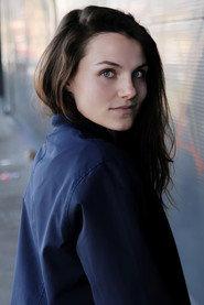 Henriette Hölzel as Cora in Shed My Skin 2016