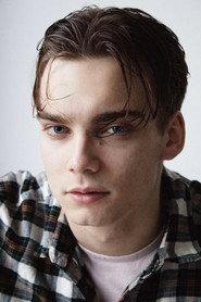 Mateo Wansing-Lorrio as Tobi in Masel Tov Cocktail 2020