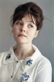 Bella Akhmadulina as журналистка молодёжной газеты in There Is Such a Lad 1966