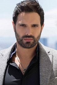 Alejandro Estrada as Oskar in Decadencia 2015