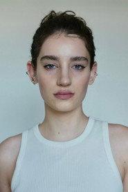 Ema Kosac as Keira in Behave 2024