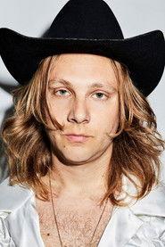 Abel van Gijlswijk as Sjaak "Charlie" Rondhuis in The East 2021