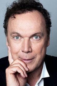 Julien Lepers as Julien Lepers in Merci Patron ! 2023